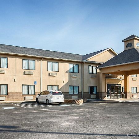 Econo Lodge Уейнсбъро Екстериор снимка